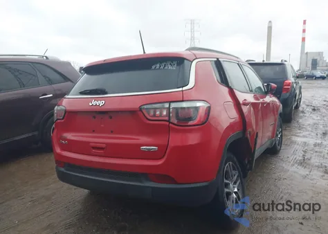 2018 Jeep Compass Latitude 4X4 z USA, uszkodzony, nr VIN 3C4NJDBB3JT191636